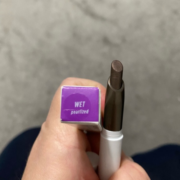 4 colourpop lipsticks 💄💄💄💄 and lip gloss matte - Picture 2 of 6